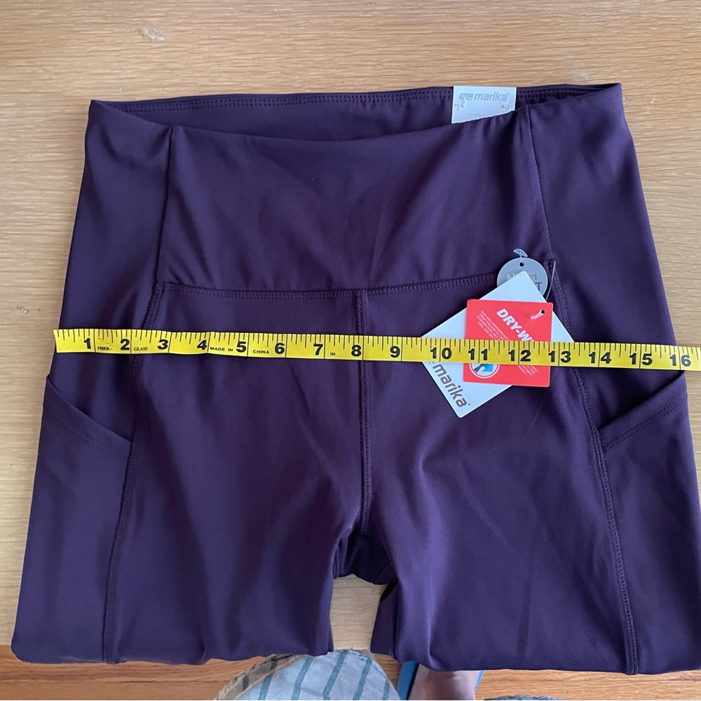 Marika High Waist Capri leggings with pockets Large NWT